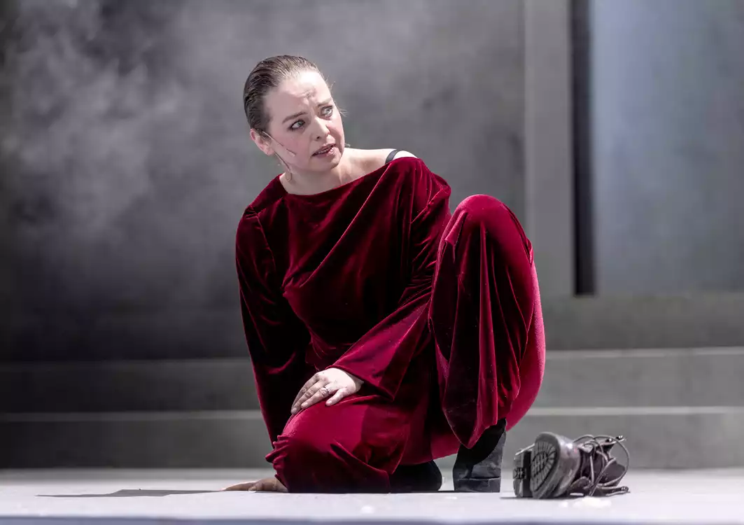 Hedda Gabler - preview image