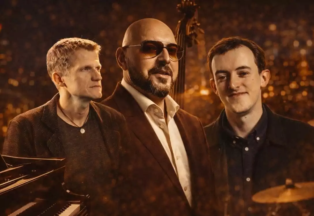 Petra Ernyei Trio ft. Mattan Klein/Ezequiel Hezi Jait - Jazz sur le toit - aperçu de l'image