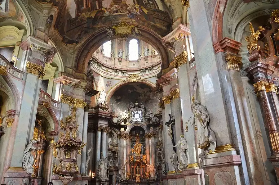 Trompete unter der Kirchenkuppel - preview image